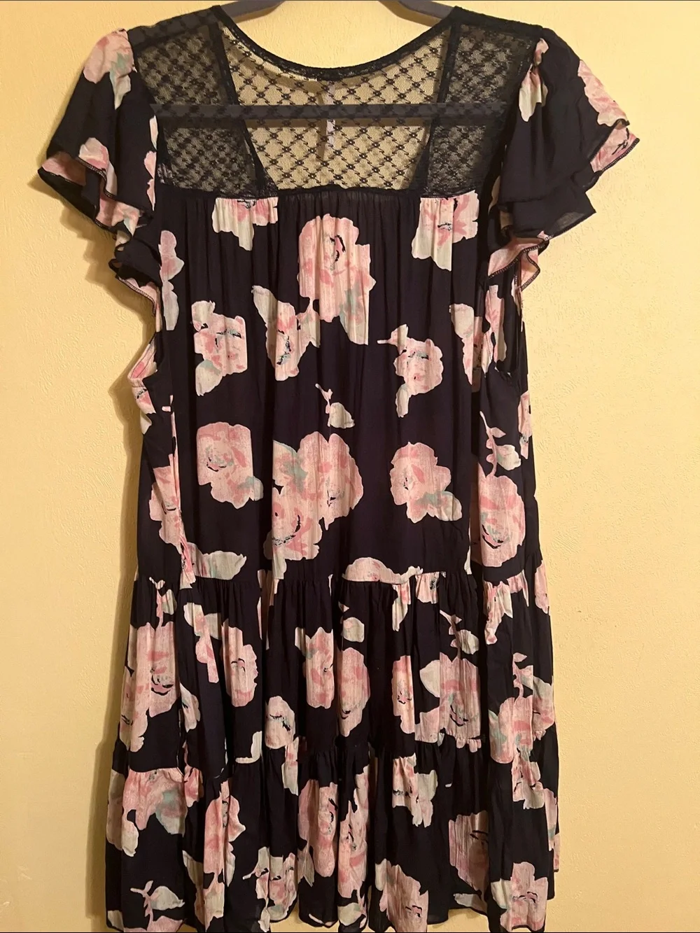 marbelle blue satin mini dress Navy - US 4 Perfect for date nights Orange bouquets and black Color:Soft Champagne Launchdate:2024-06-06